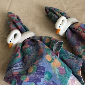 Swan napkin holders and napkins